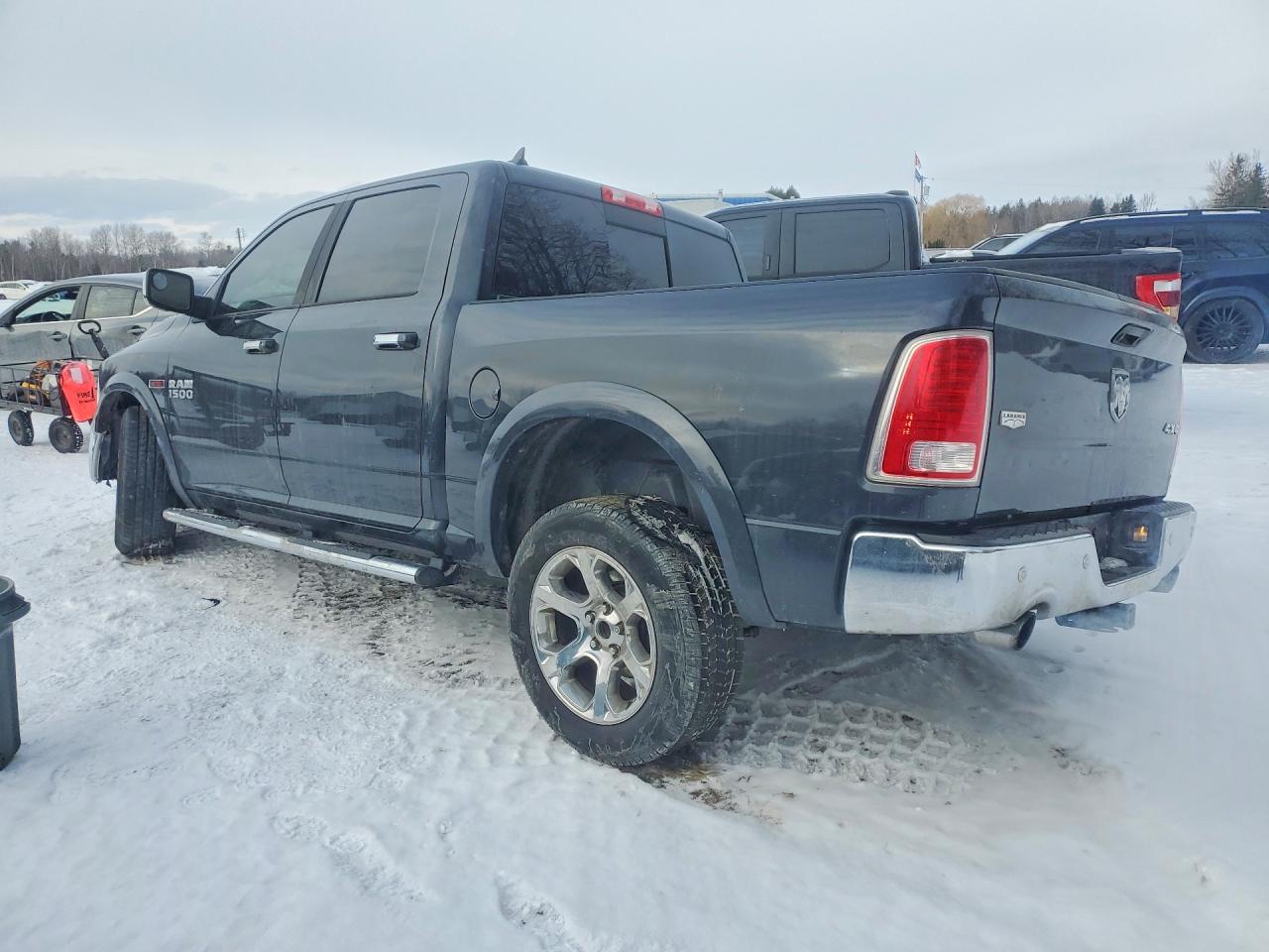 2018 RAM 1500 LARAMIE photo 3