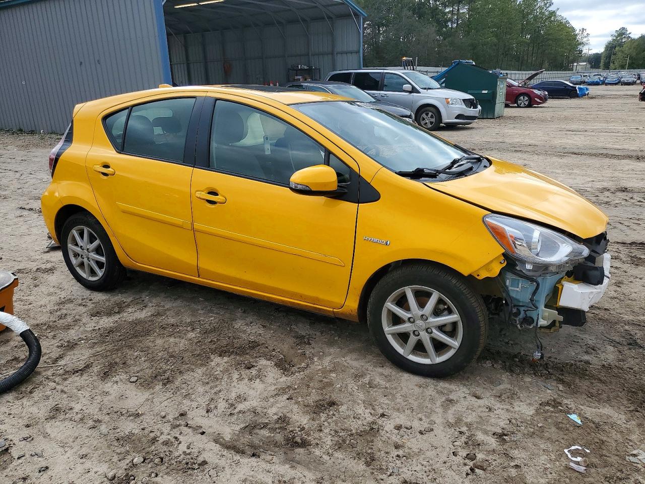 2015 TOYOTA PRIUS C photo 4