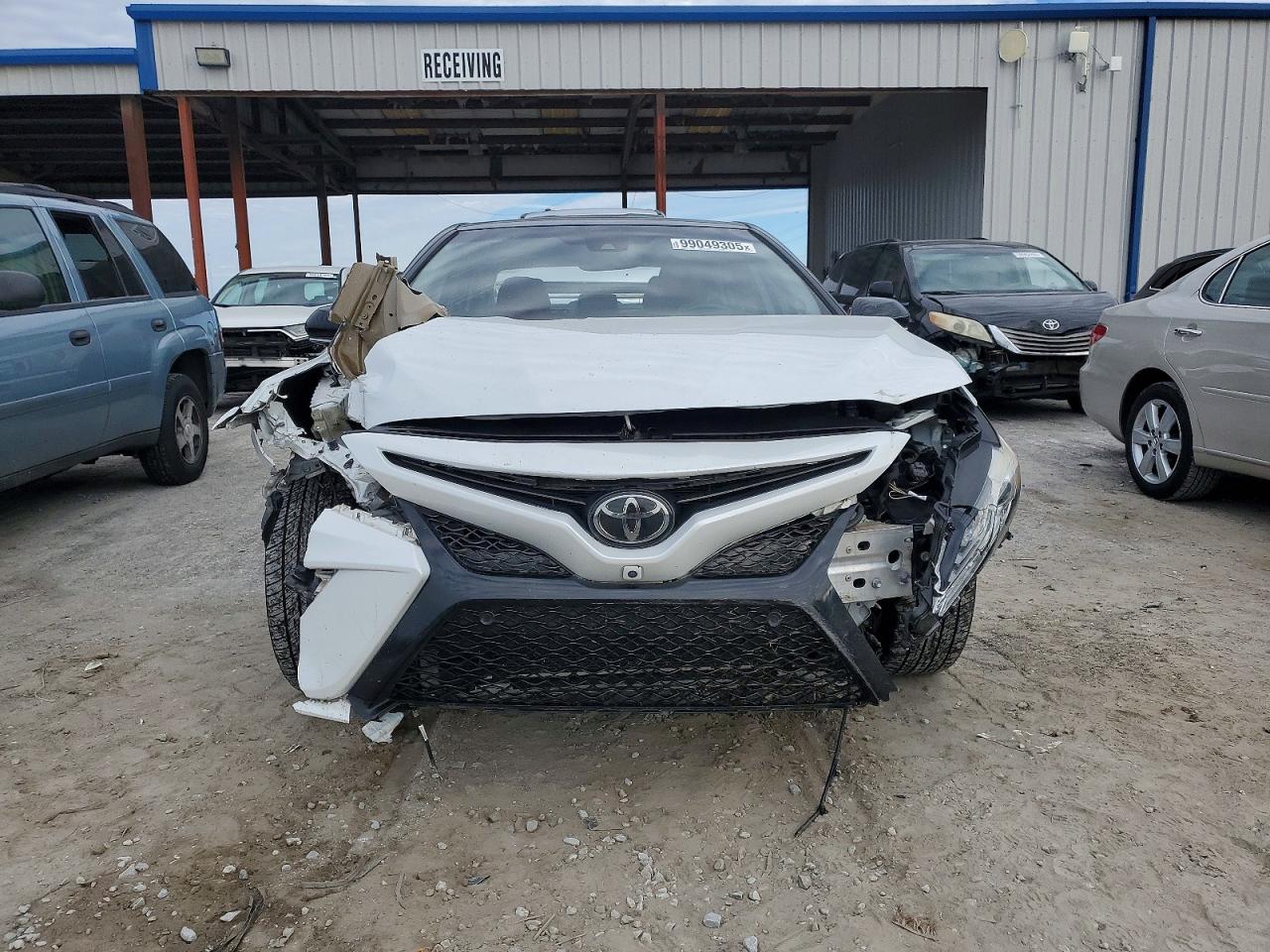 2019 TOYOTA CAMRY XSE photo 9