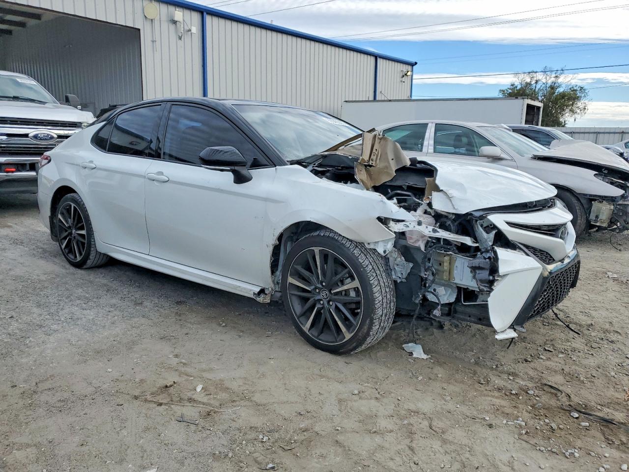 2019 TOYOTA CAMRY XSE photo 7