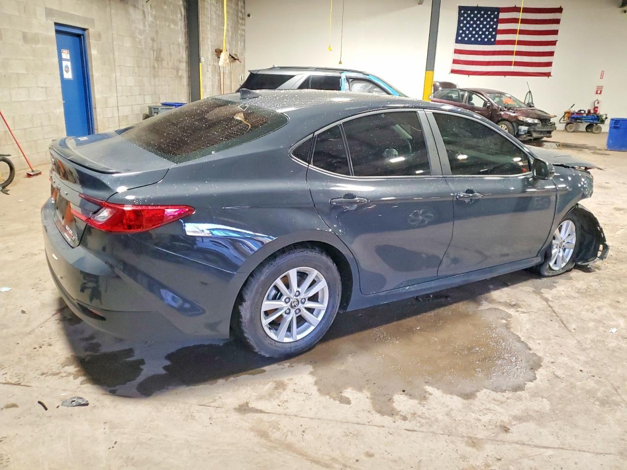 2025 TOYOTA CAMRY XSE photo 3