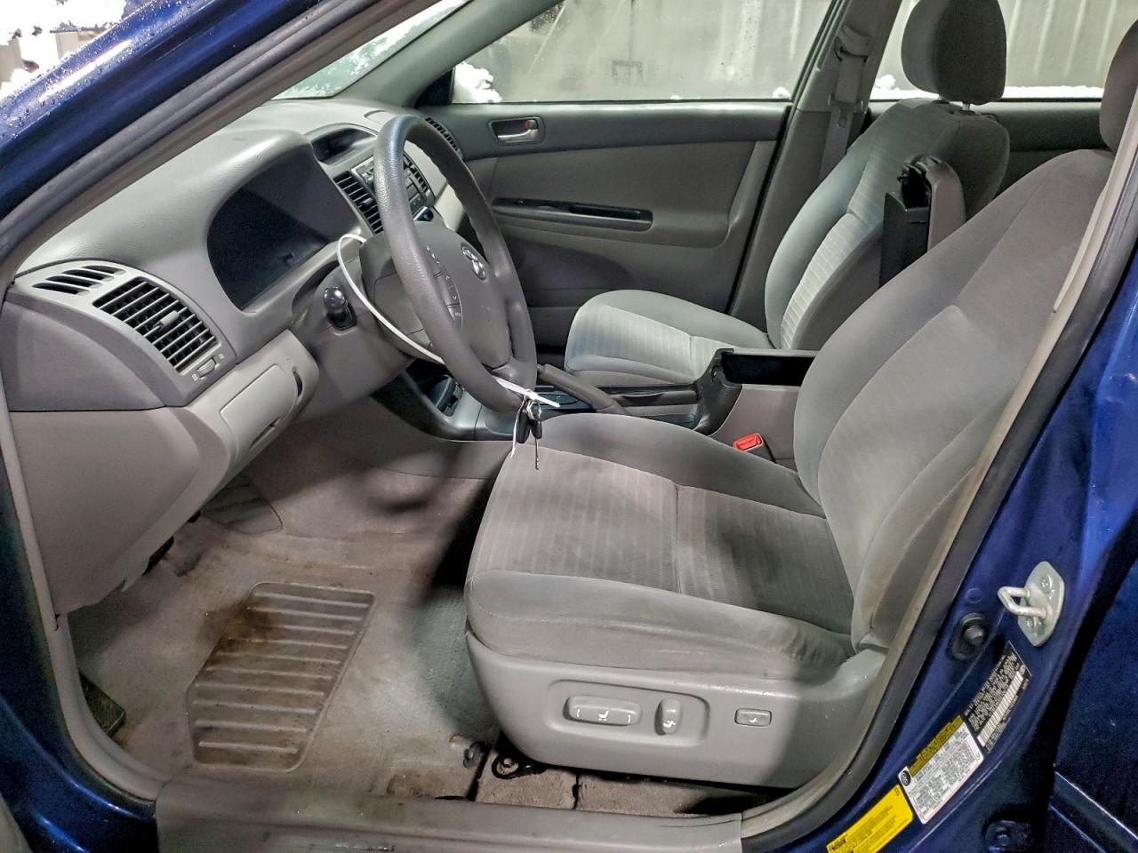 2005 TOYOTA CAMRY LE photo 7