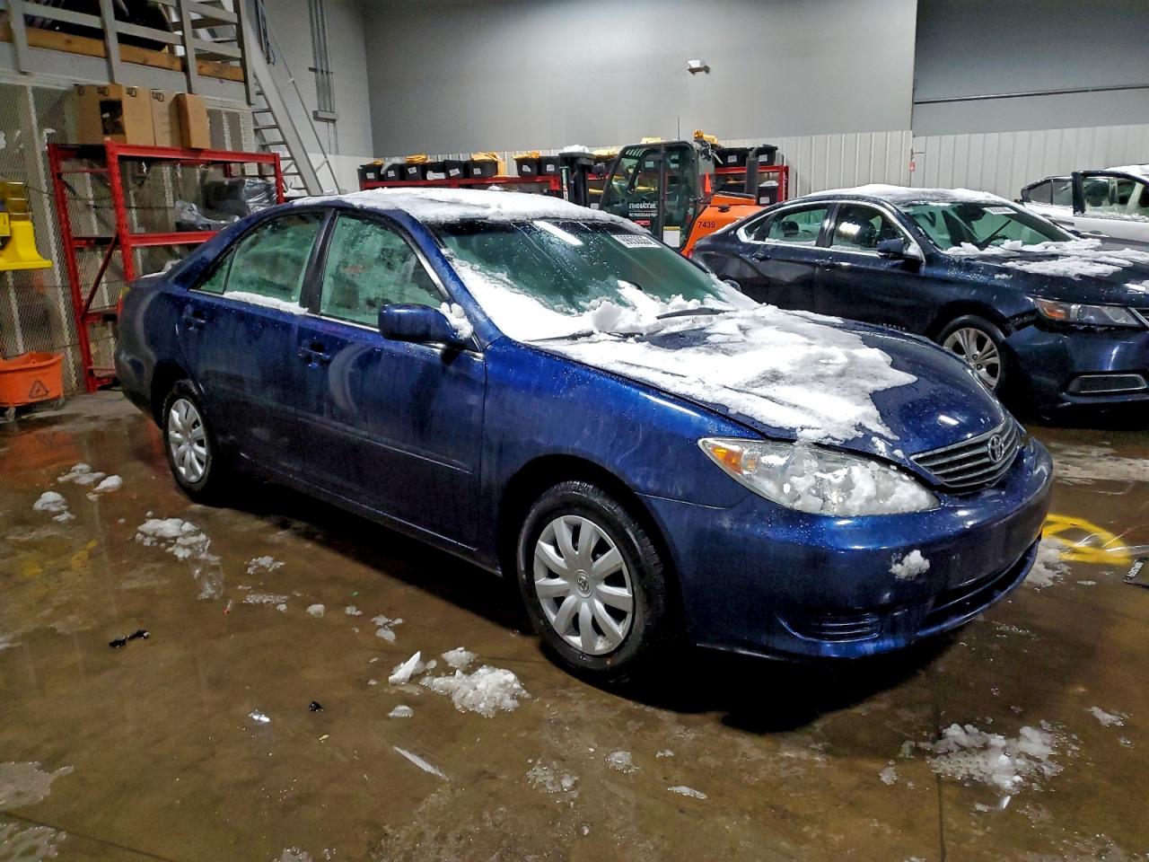 2005 TOYOTA CAMRY LE photo 4