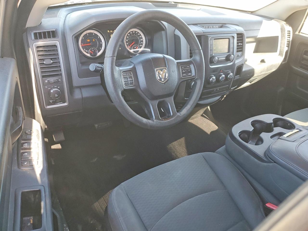 2016 RAM 1500 ST photo 8