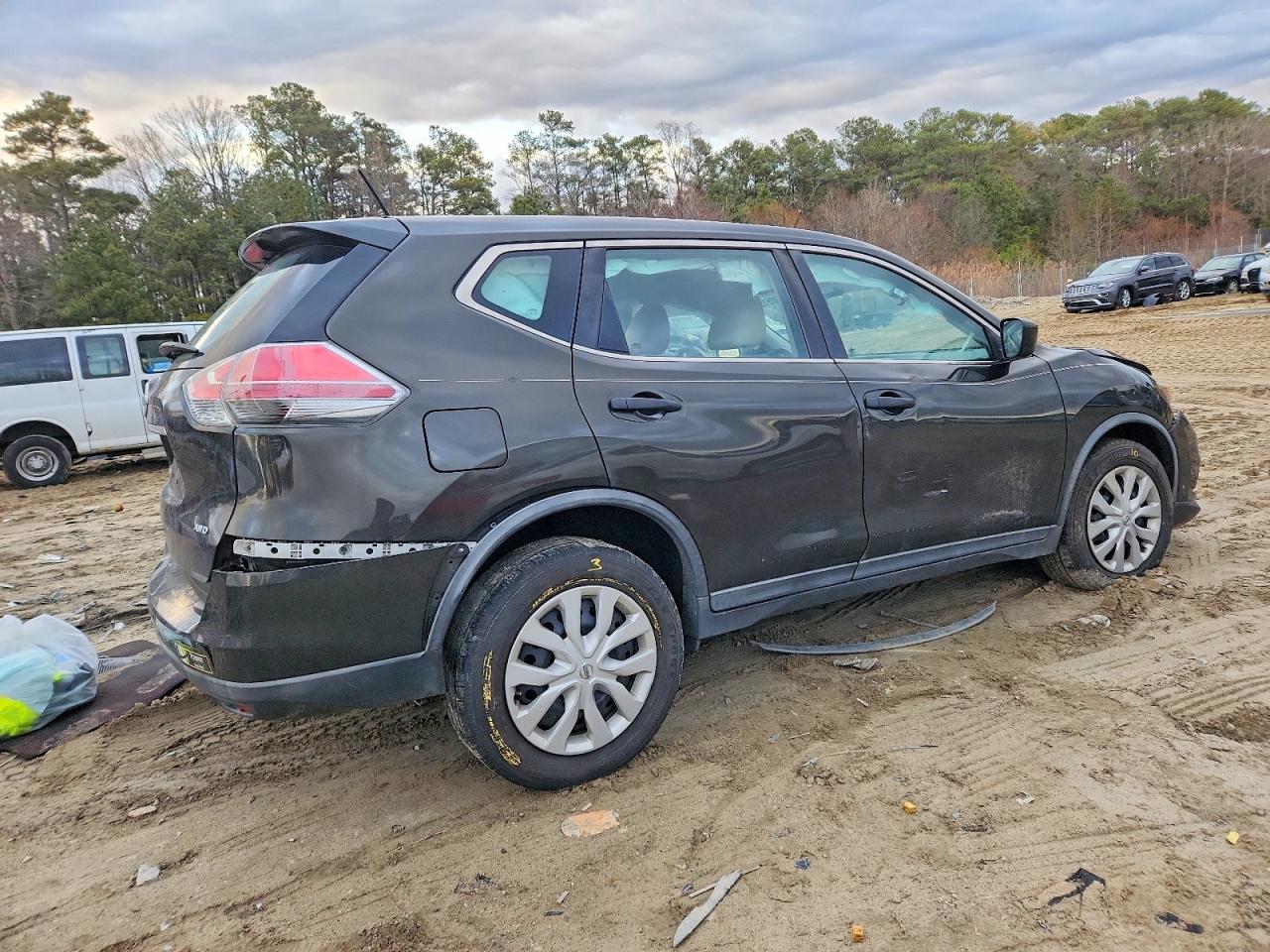 2016 NISSAN ROGUE S photo 5