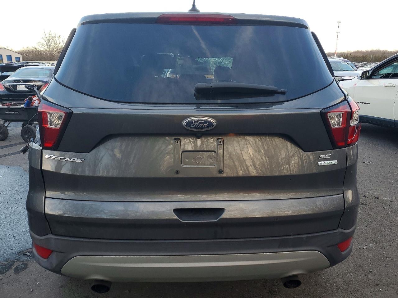 2019 FORD ESCAPE SE photo 11