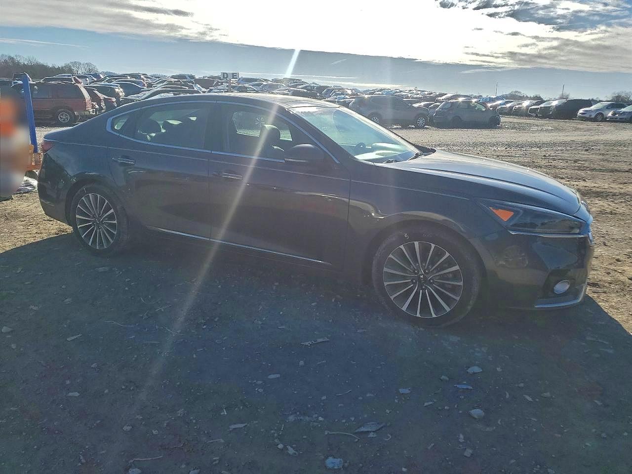 2017 KIA CADENZA PREMIUM photo 4