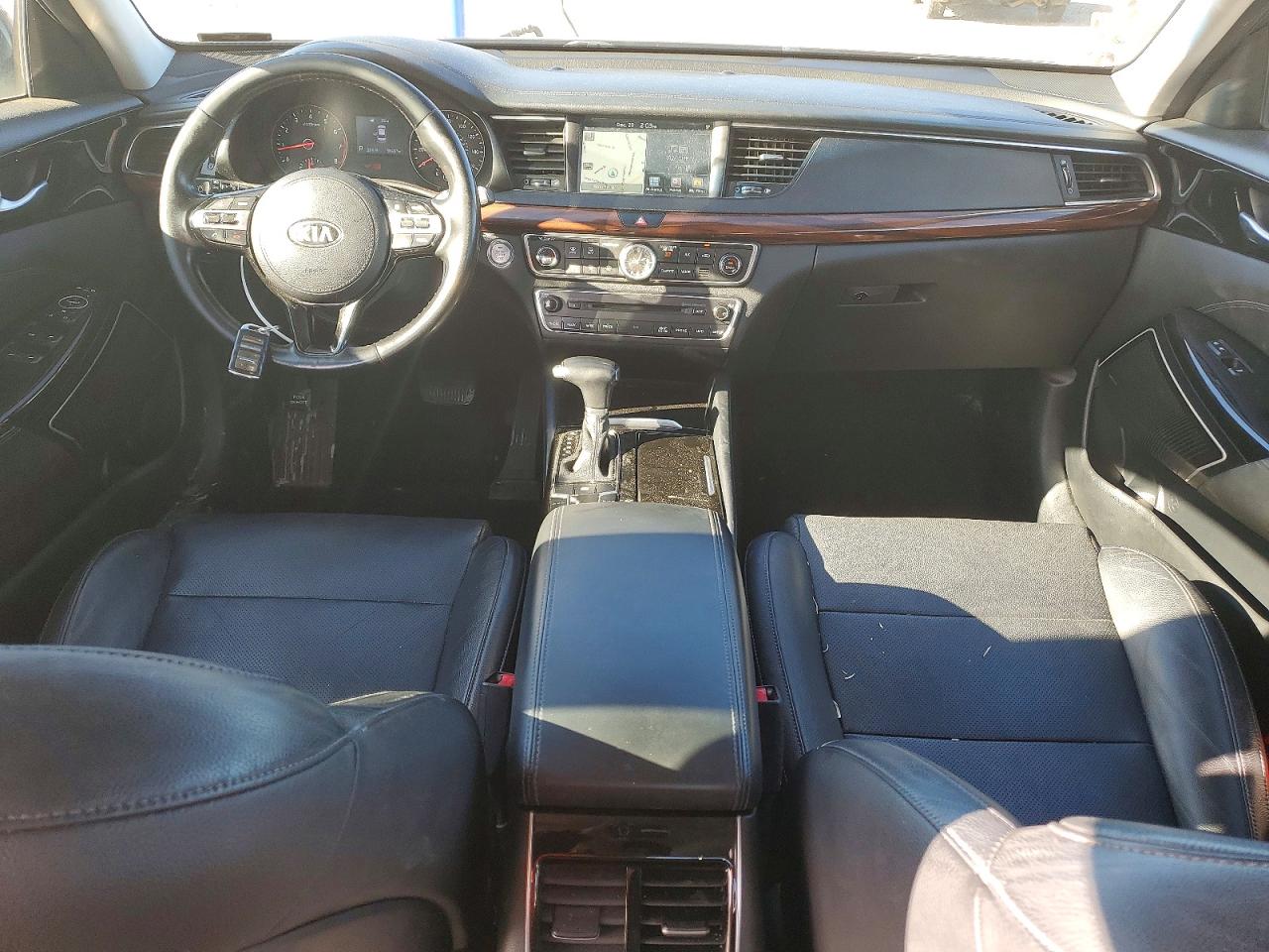 2017 KIA CADENZA PREMIUM photo 8