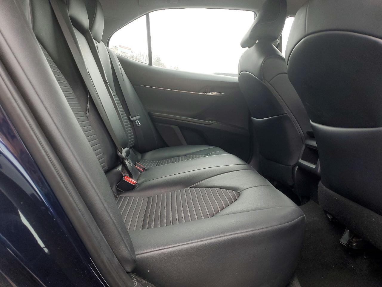 2021 TOYOTA CAMRY SE photo 10
