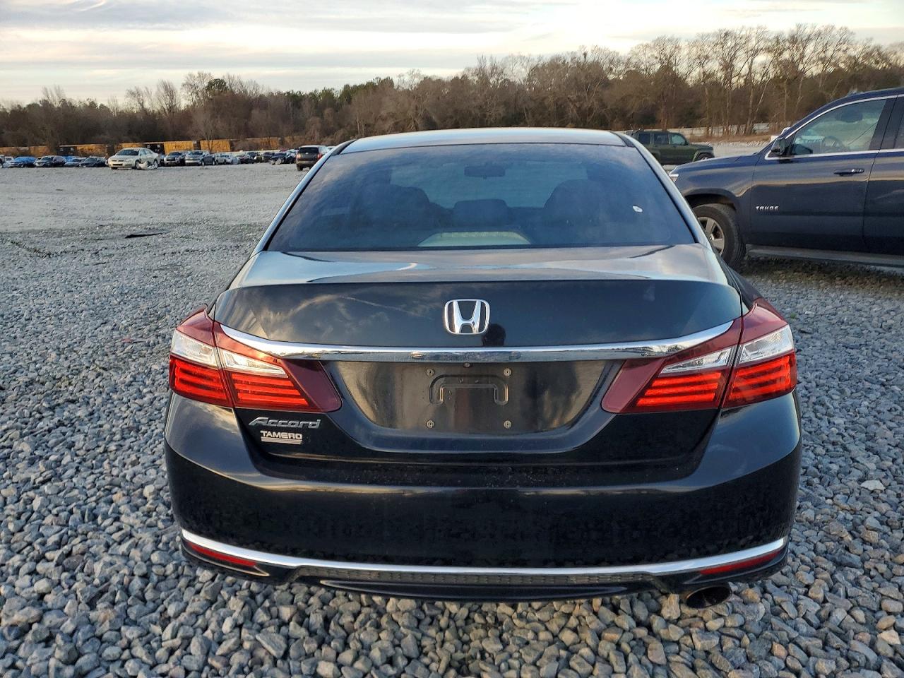 2016 HONDA ACCORD LX photo 6