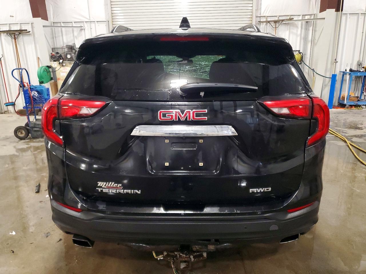 2018 GMC TERRAIN SLE photo 6