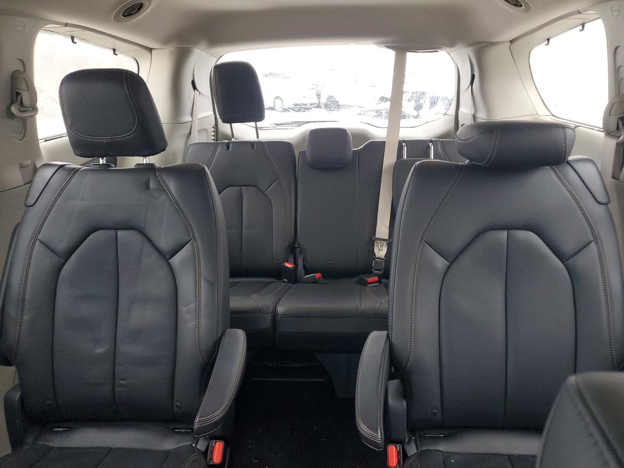 2019 CHRYSLER PACIFICA TOURING L PLUS photo 10