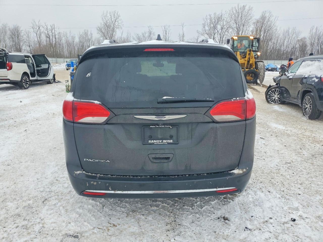 2019 CHRYSLER PACIFICA TOURING L PLUS photo 6