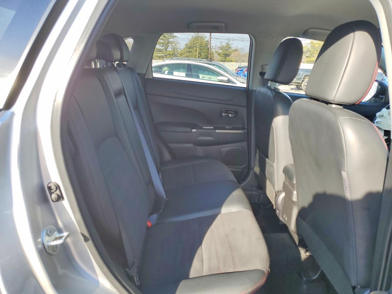 2023 MITSUBISHI OUTLANDER SPORT S/SE photo 11