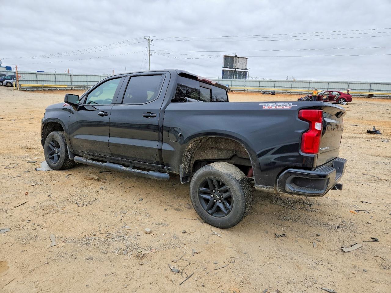 2019 CHEVROLET SILVERADO K1500 LT TRAIL BOSS photo 2