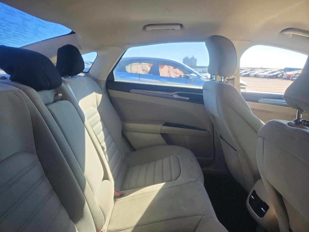 2017 FORD FUSION SE photo 10