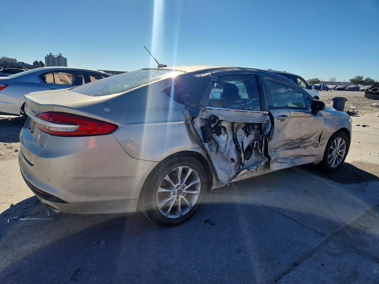 2017 FORD FUSION SE photo 3