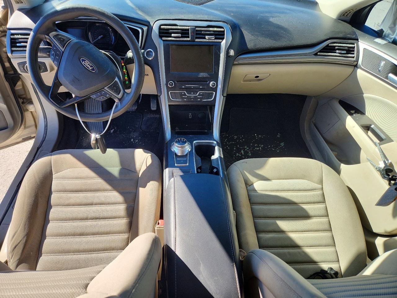 2017 FORD FUSION SE photo 8