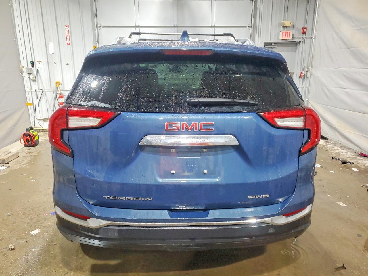 2024 GMC TERRAIN SLT photo 6