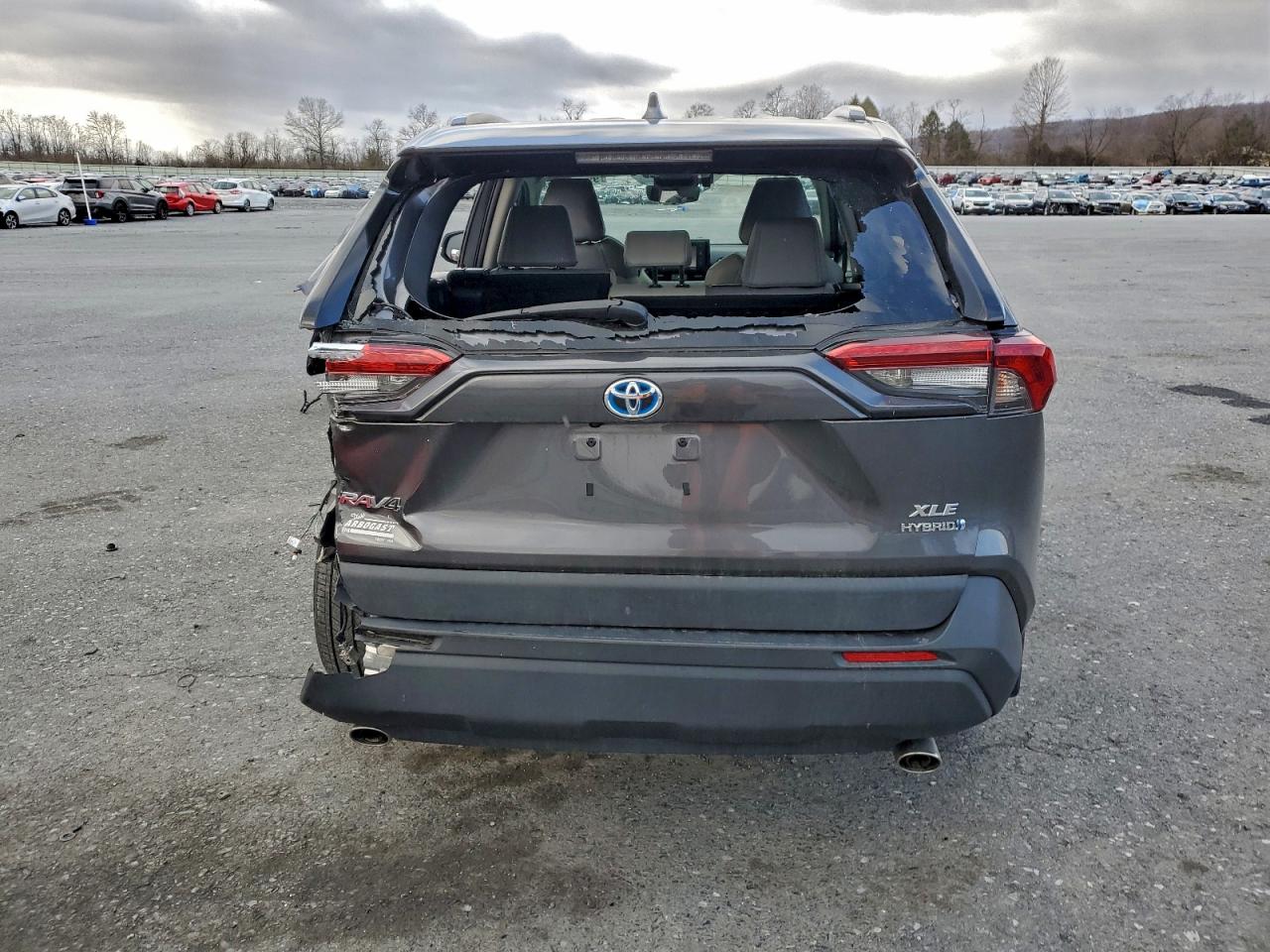 2022 TOYOTA RAV4 XLE PREMIUM photo 6
