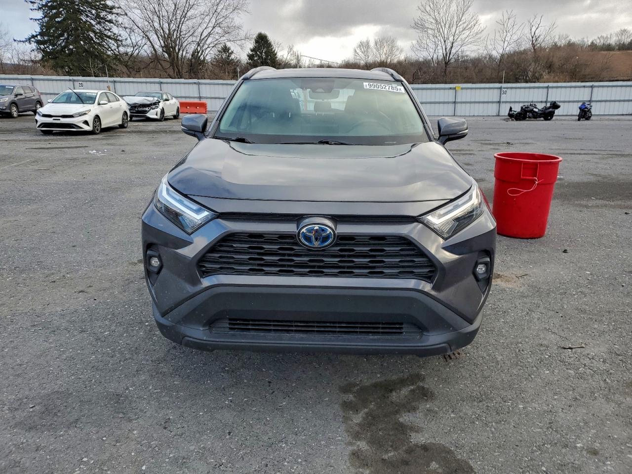 2022 TOYOTA RAV4 XLE PREMIUM photo 5