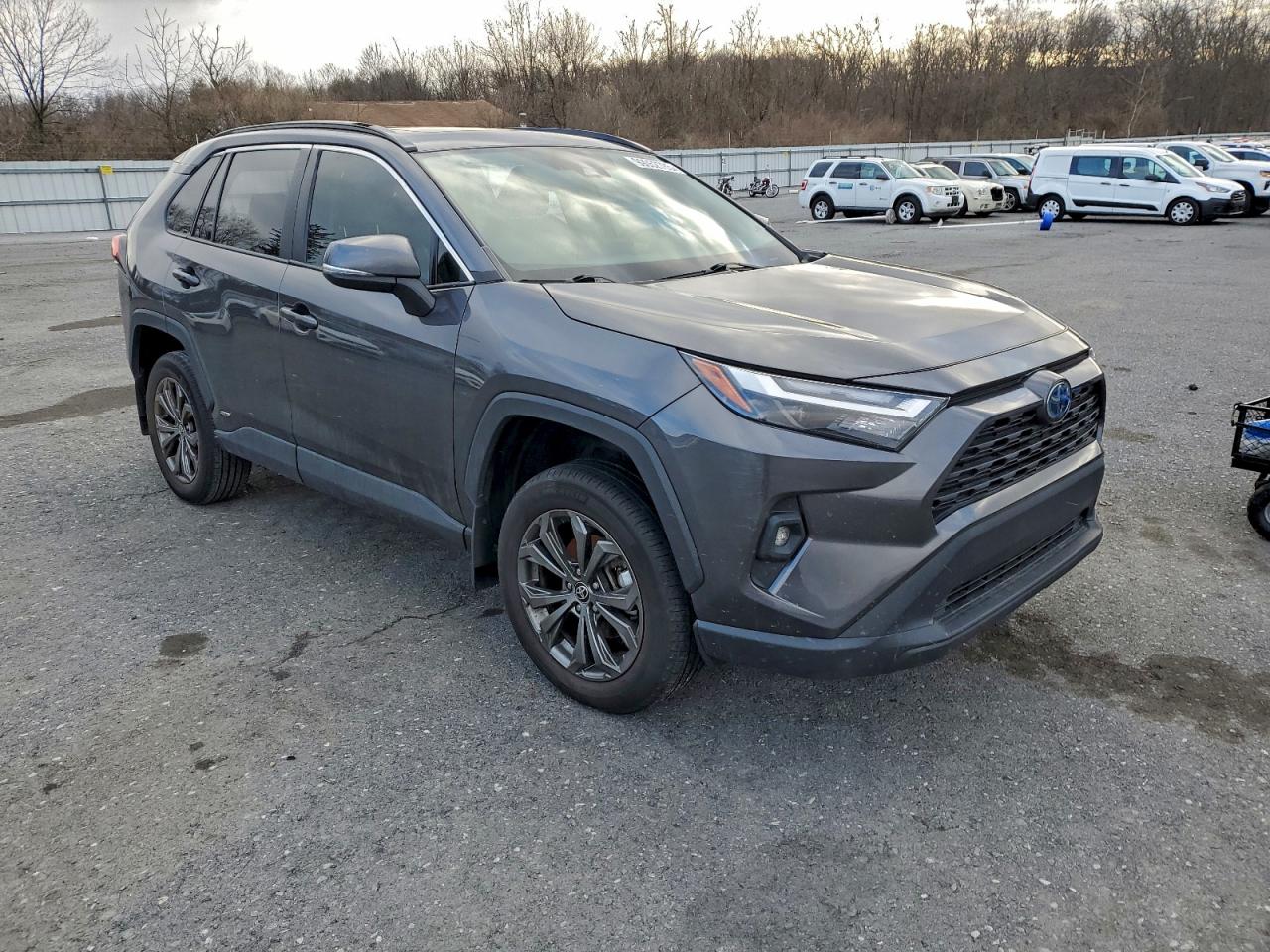 2022 TOYOTA RAV4 XLE PREMIUM photo 4