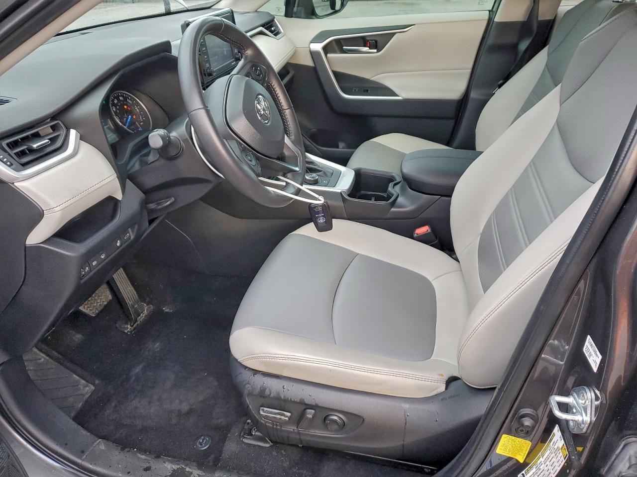 2022 TOYOTA RAV4 XLE PREMIUM photo 7