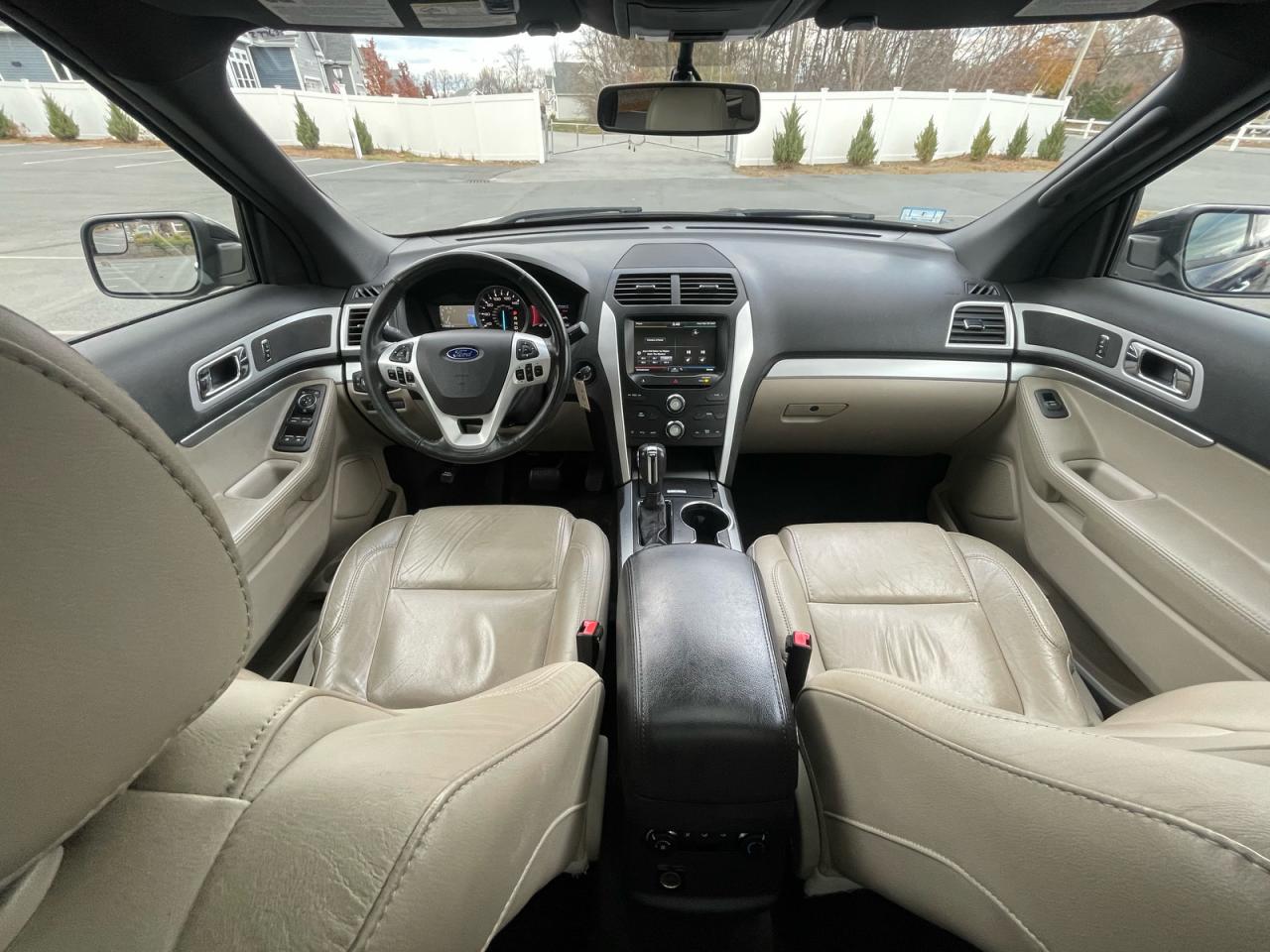 2015 FORD EXPLORER XLT photo 9