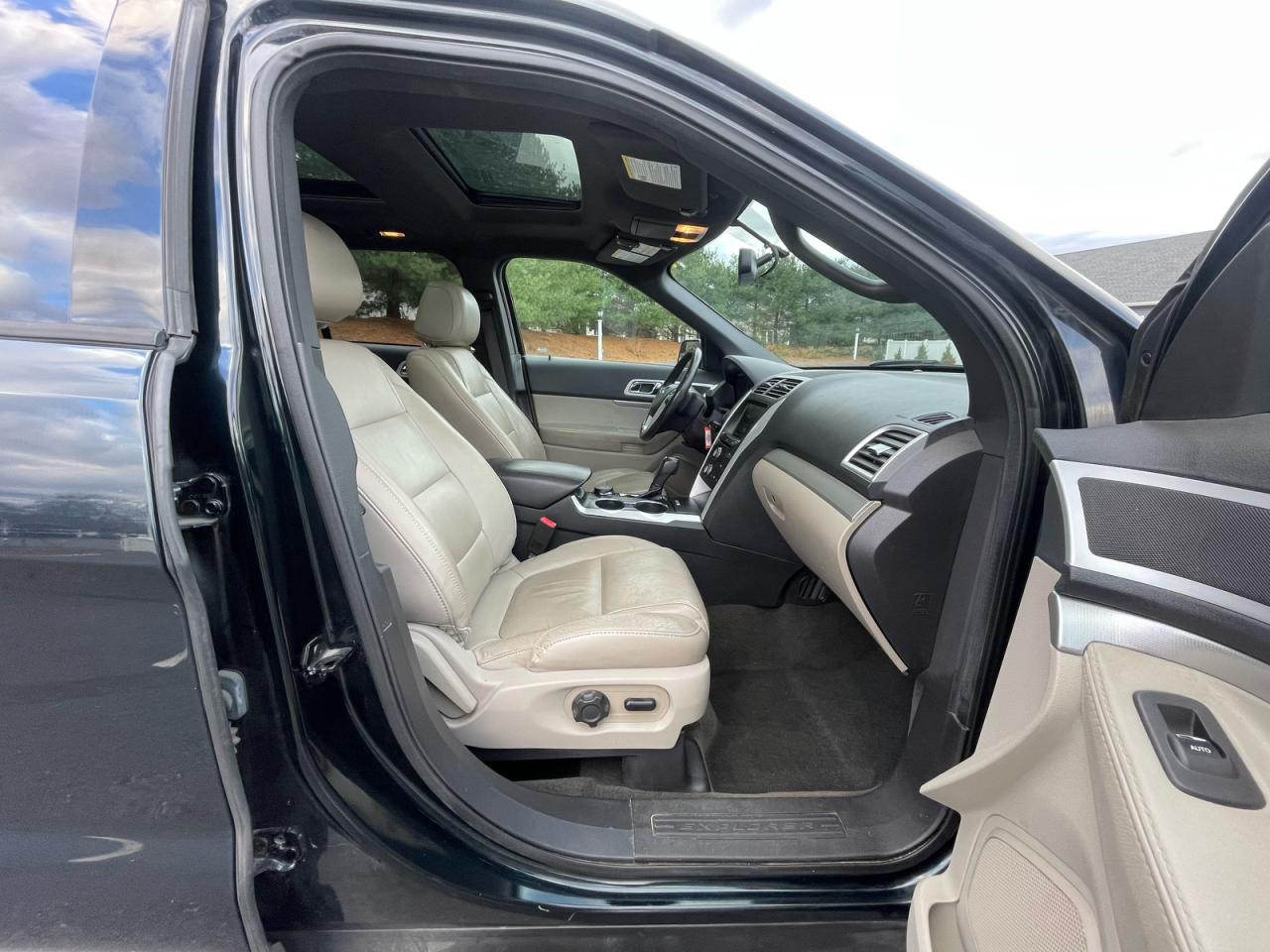 2015 FORD EXPLORER XLT photo 5