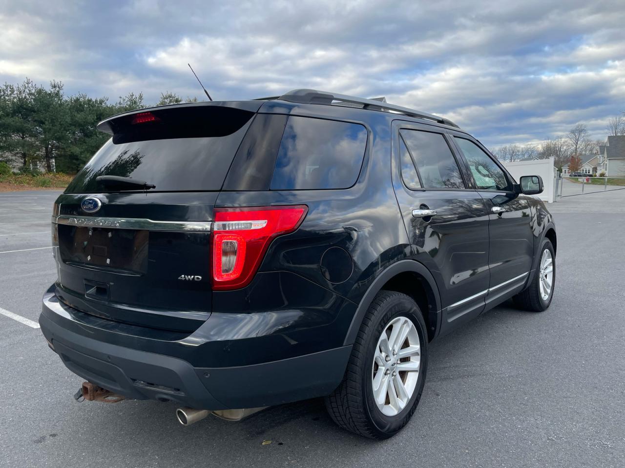 2015 FORD EXPLORER XLT photo 4