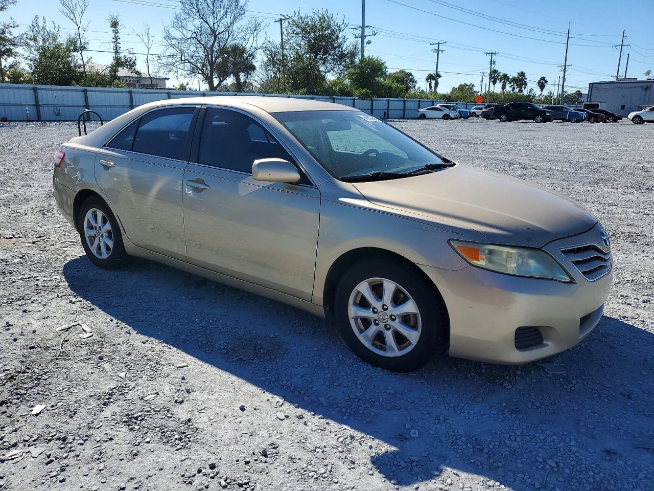 2011 TOYOTA CAMRY photo 7