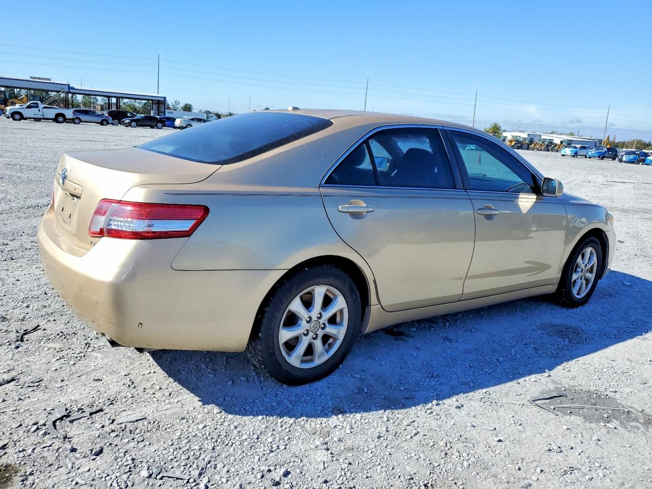 2011 TOYOTA CAMRY photo 5