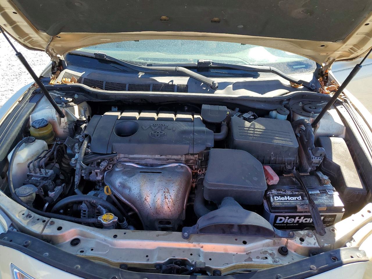 2011 TOYOTA CAMRY photo 21