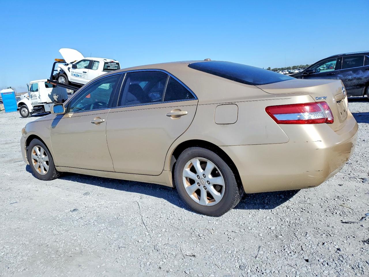 2011 TOYOTA CAMRY photo 3