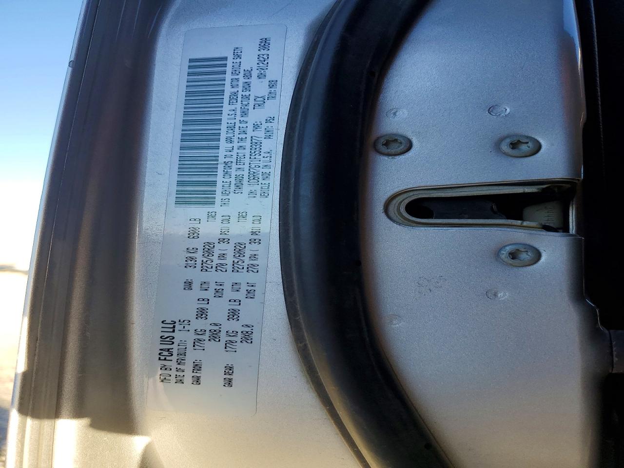 2015 RAM 1500 SLT photo 12