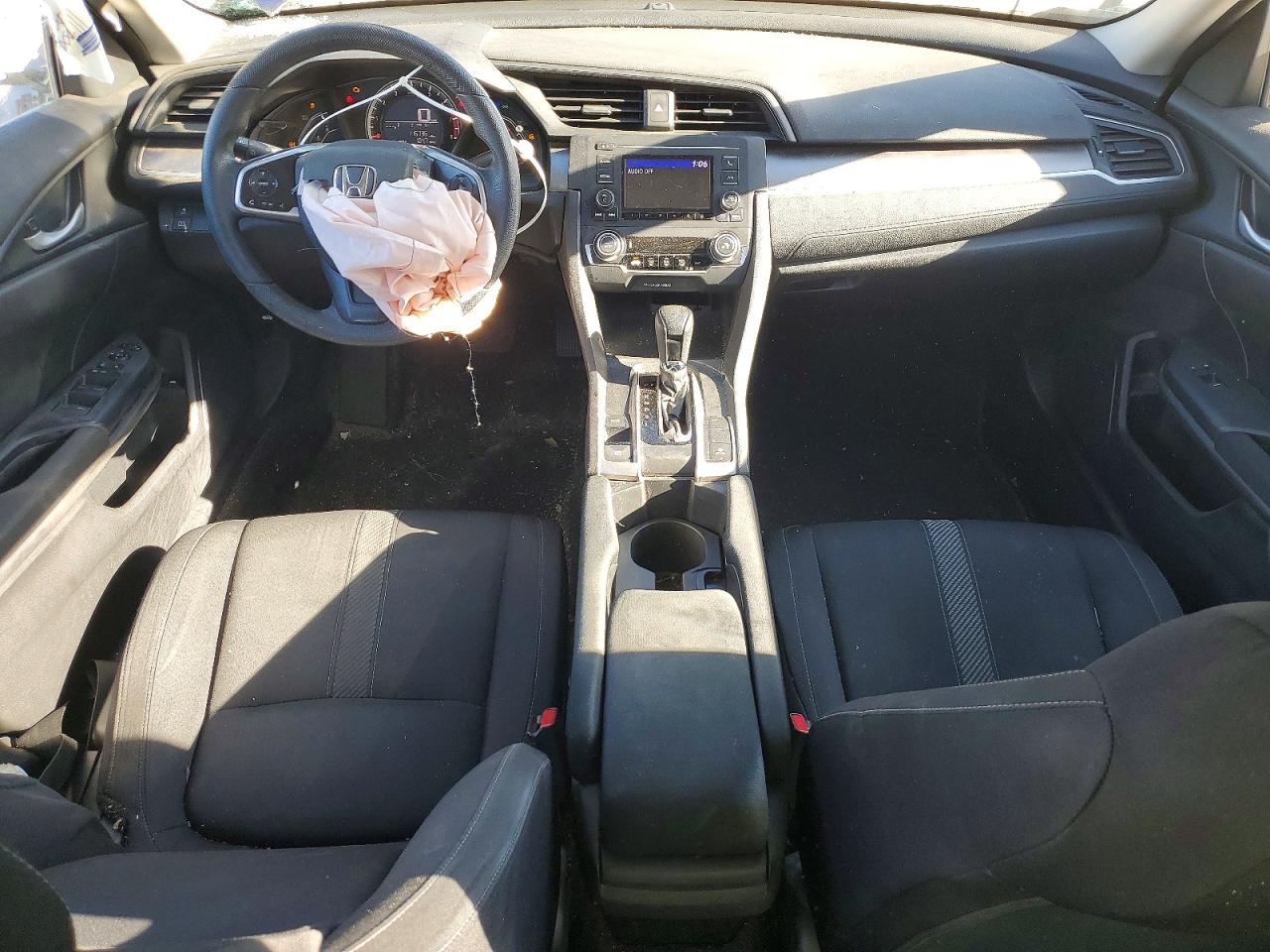 2017 HONDA CIVIC LX photo 8