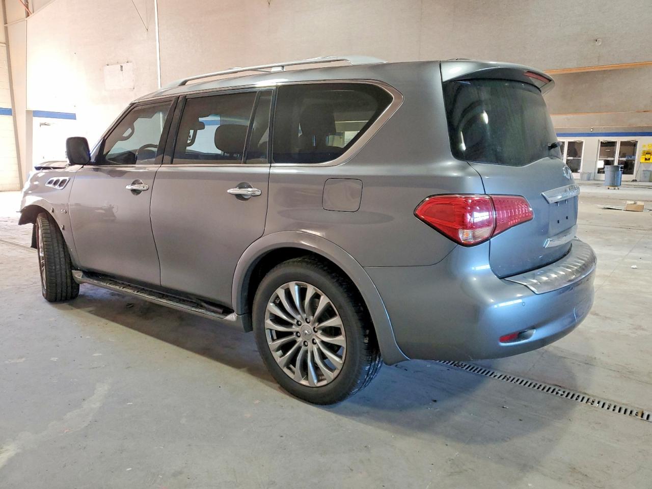 2017 INFINITI QX80 BASE photo 2