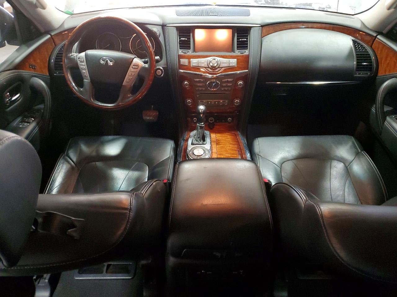 2017 INFINITI QX80 BASE photo 8
