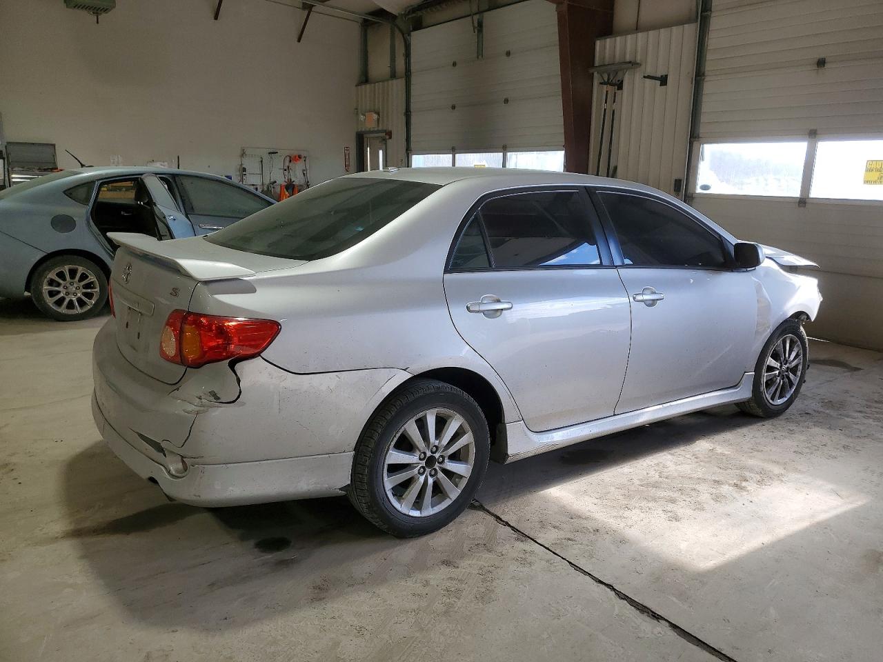 2010 TOYOTA COROLLA BASE photo 5