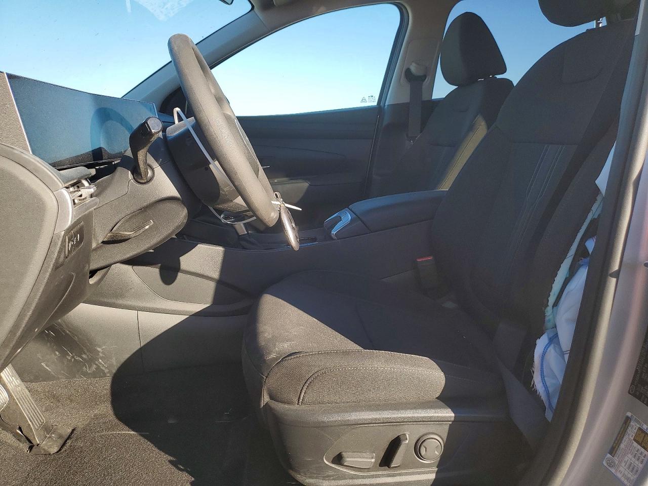 2025 HYUNDAI TUCSON SEL photo 13
