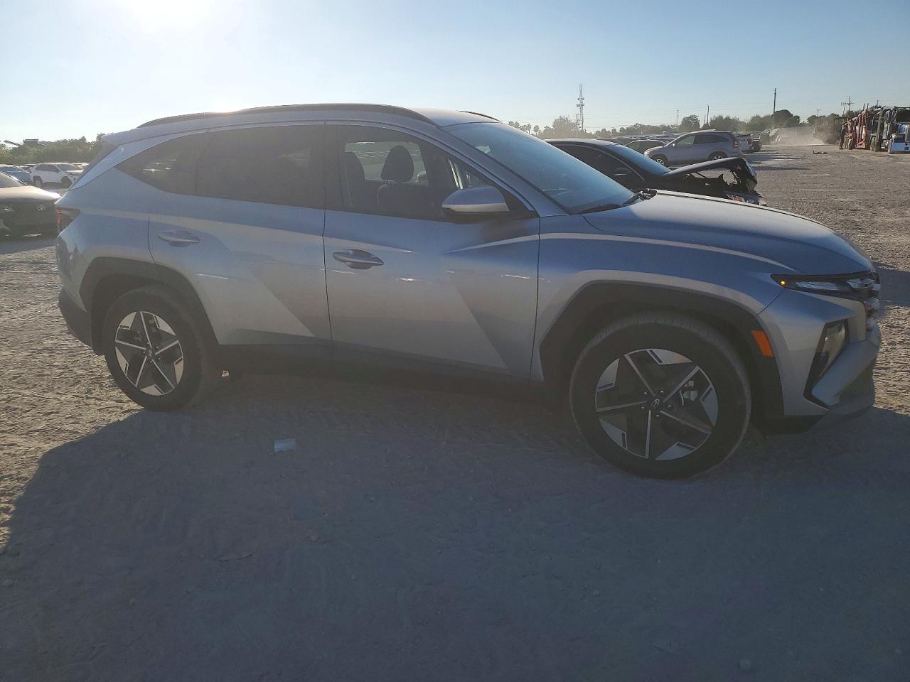 2025 HYUNDAI TUCSON SEL photo 7