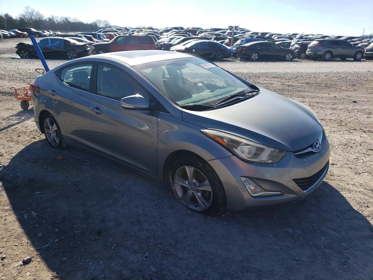 2016 HYUNDAI ELANTRA SE photo 4
