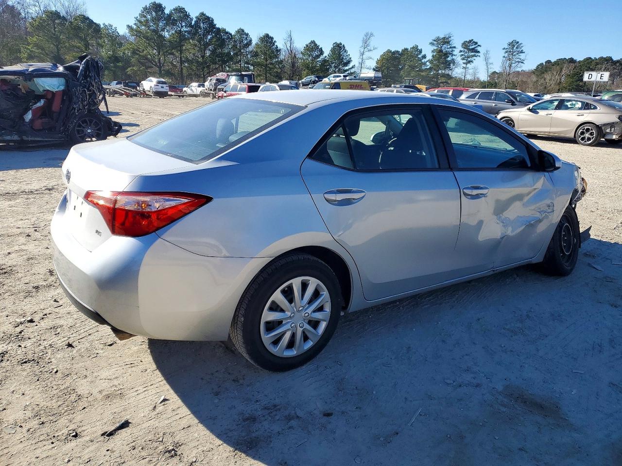 2017 TOYOTA COROLLA L photo 3