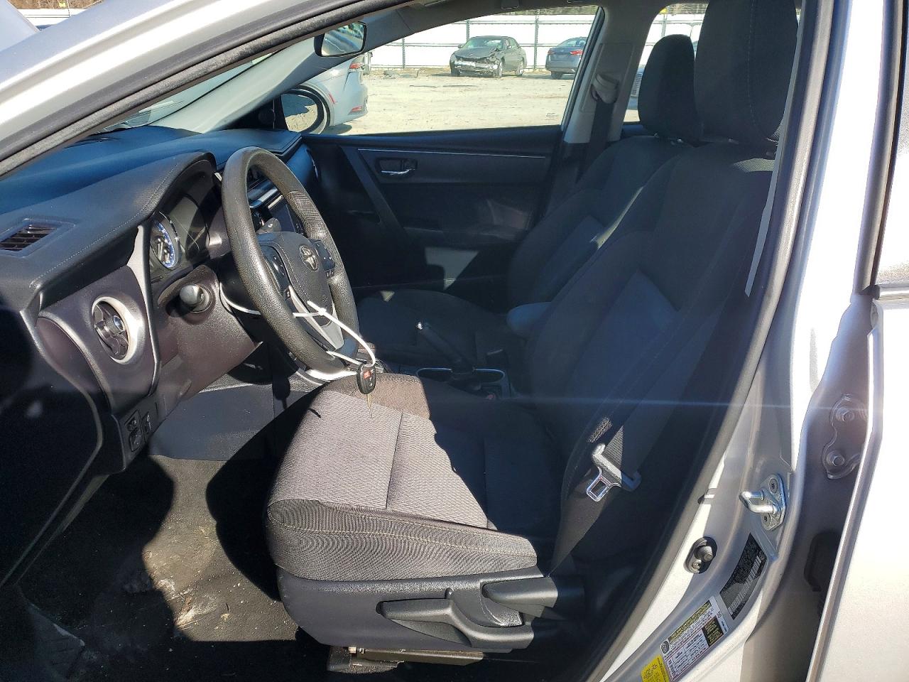 2017 TOYOTA COROLLA L photo 7