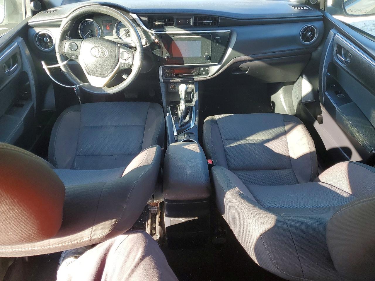 2017 TOYOTA COROLLA L photo 8