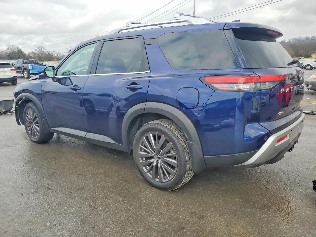 2023 NISSAN PATHFINDER SL photo 2