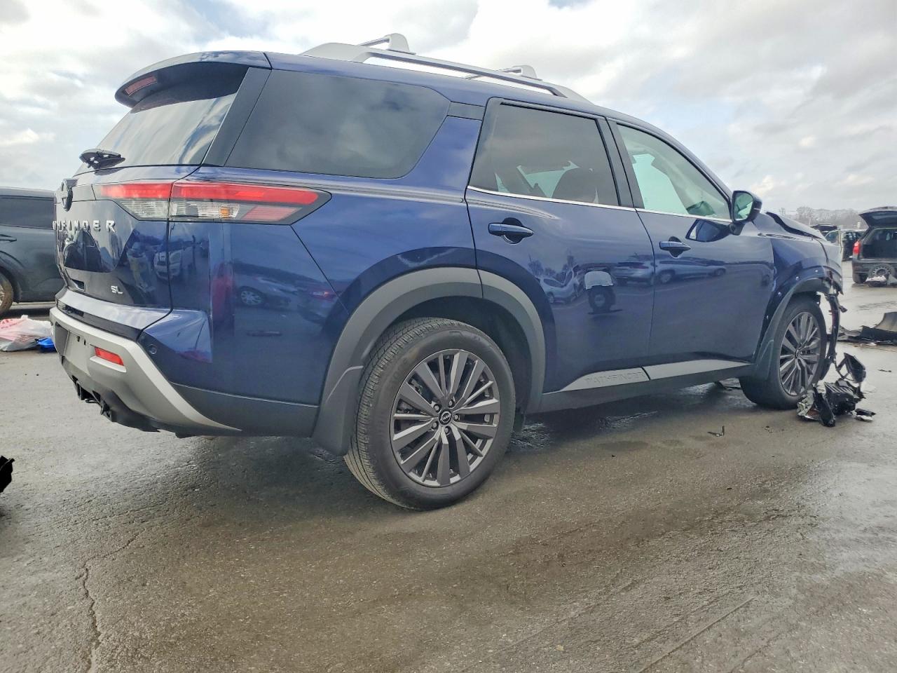 2023 NISSAN PATHFINDER SL photo 3