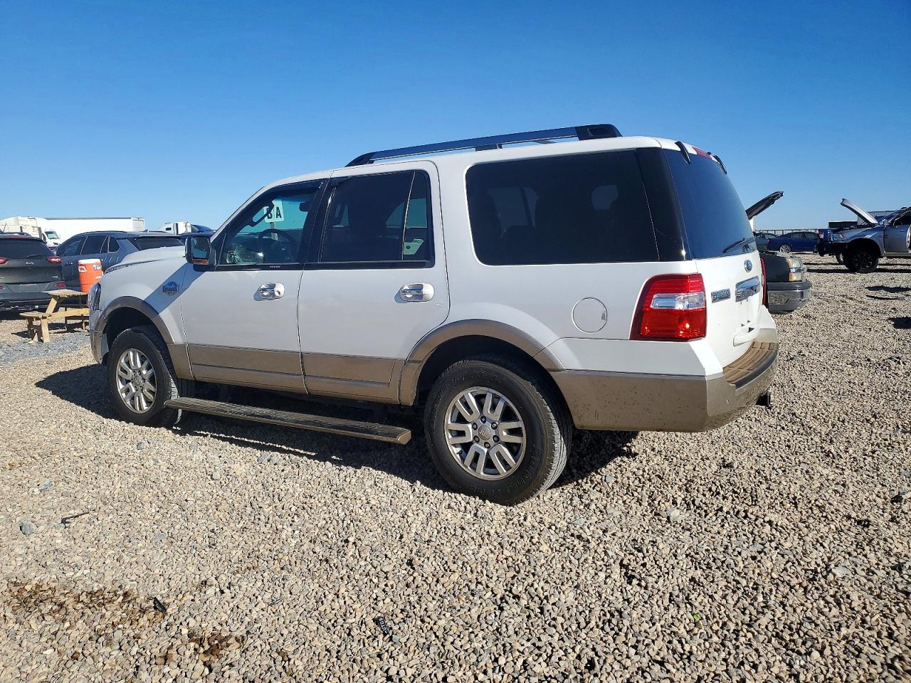 2013 FORD EXPEDITION XLT photo 4