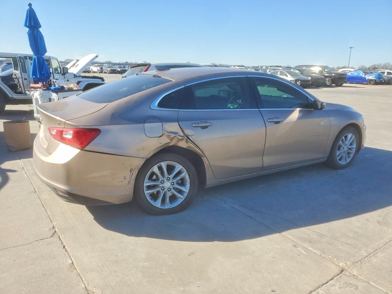 2018 CHEVROLET MALIBU LT photo 3