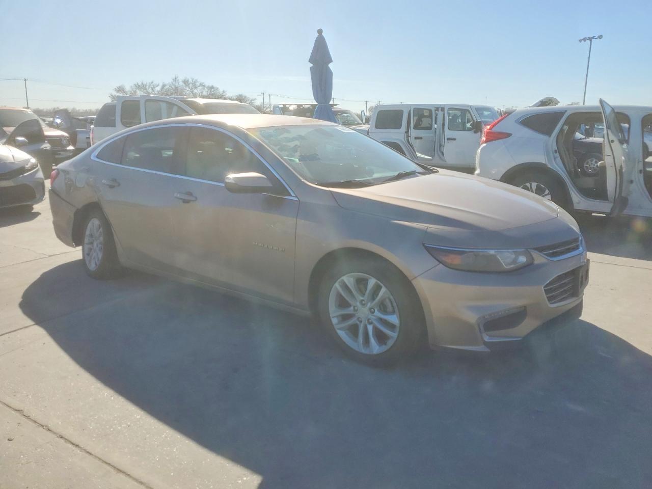 2018 CHEVROLET MALIBU LT photo 4